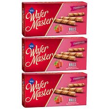 Time Wafer Master Rolls with Strawberry Cream - 65 gram